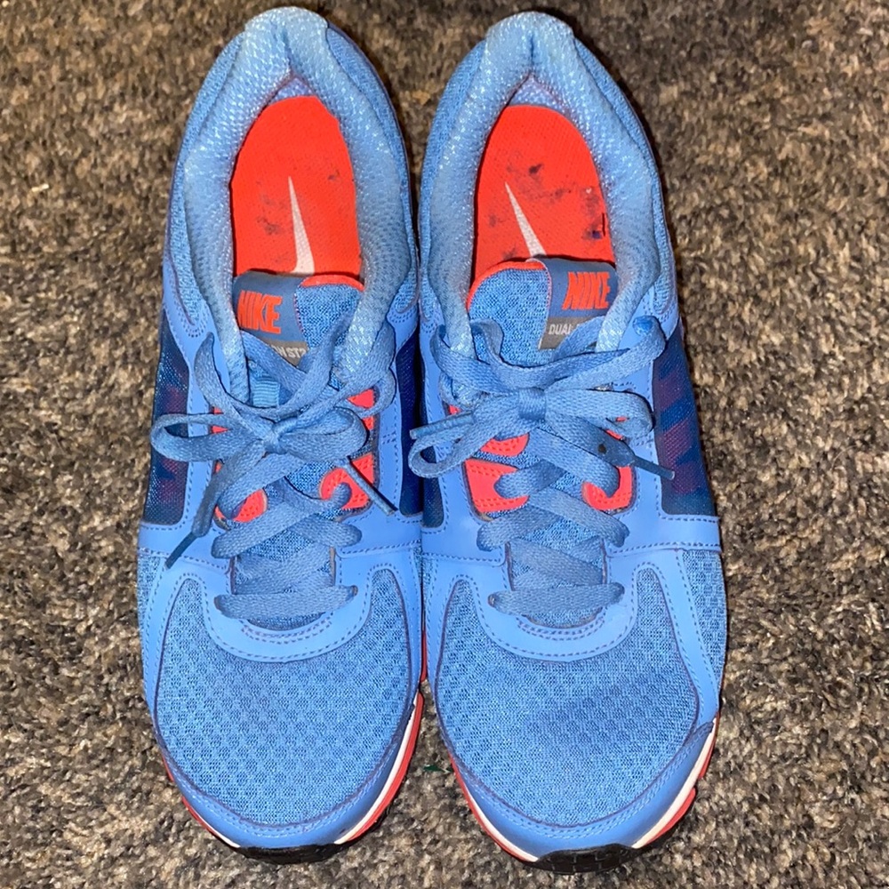 Nike dual fusion blue like new sneakers size 9.5 women’s